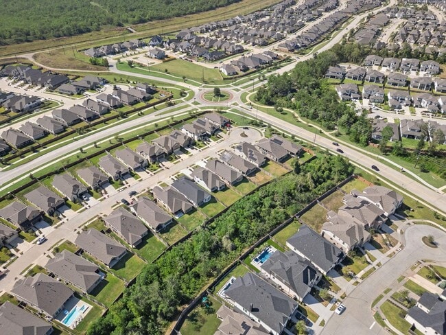 Building Photo - 1942 Waters Branch Dr