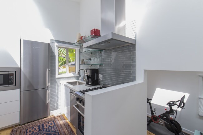 New kitchen - 6122 Glen Tower St