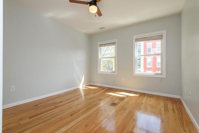 Building Photo - 306 3rd St