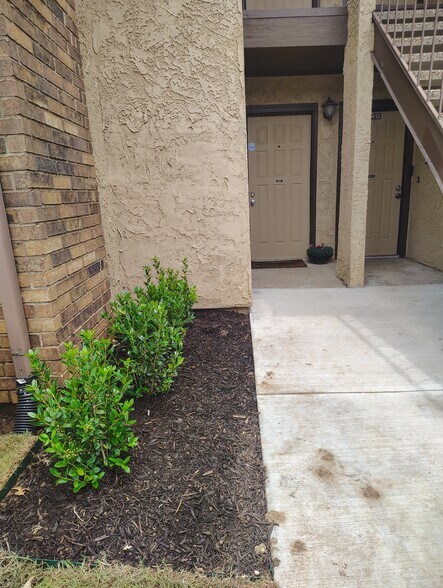 Building Photo - 1208 Calico Ln
