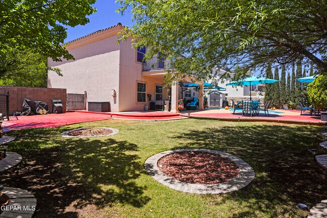 Building Photo - 1091 Los Moros Dr