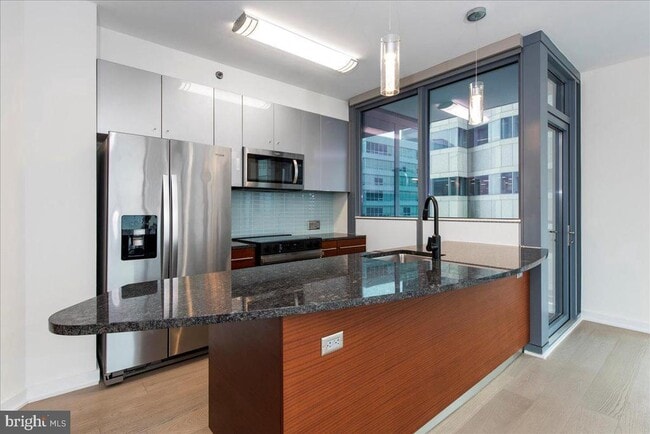 Building Photo - 2101 Market St