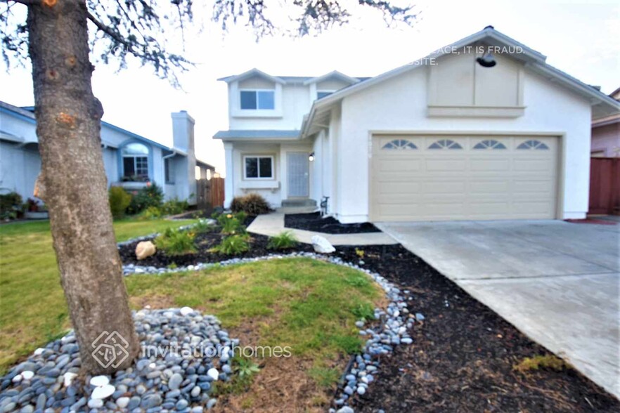 Primary Photo - 1070 Silk Oak Dr