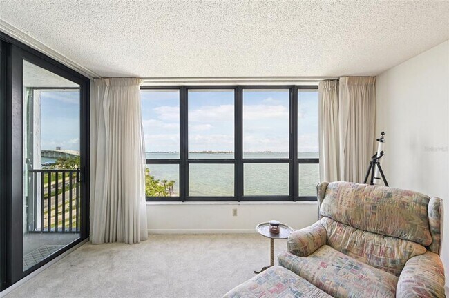 Building Photo - 11 Sunset Dr