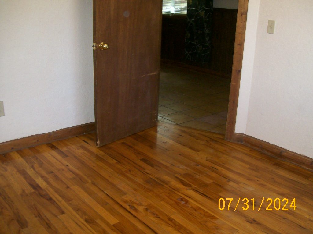 Building Photo - 528 N M St