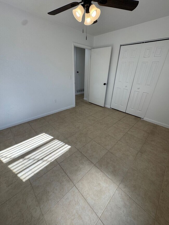 Building Photo - 1702 NE 71st St