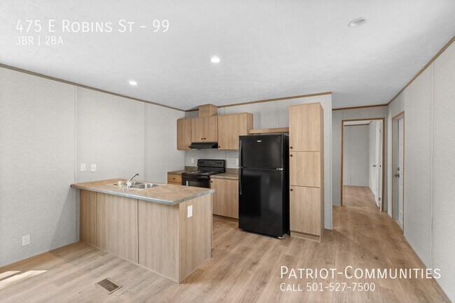 Building Photo - 475 E Robins St