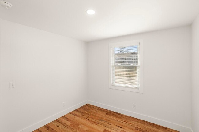 Building Photo - 312 Paragon Mills Rd