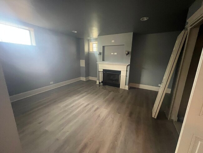 Building Photo - 4956 S Vincennes Ave