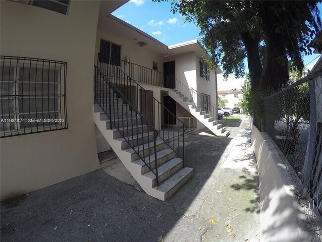 Building Photo - 1828 NW 19th St