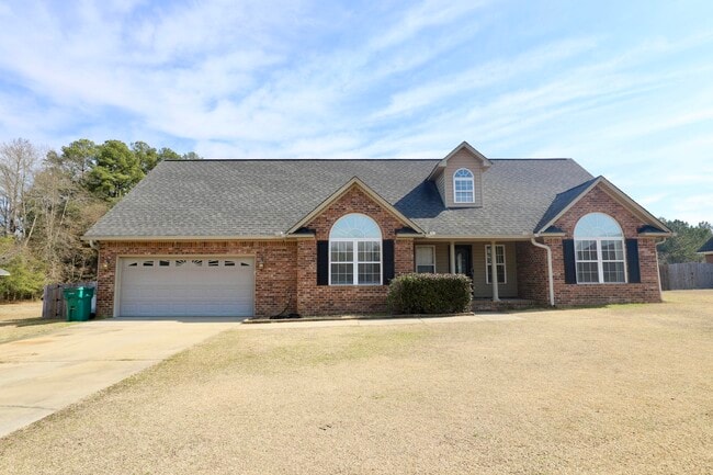 Building Photo - 3065 Temple Rd