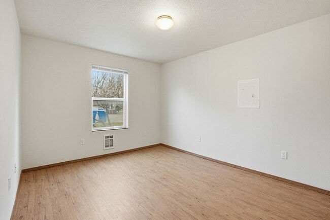 Building Photo - 13221 E 31st Ct