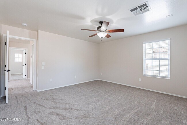 Building Photo - 445 W Mountain Sage Dr