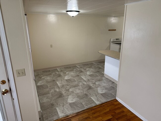 Building Photo - Updated 3 bedroom 1 bathroom house on a huge lot!