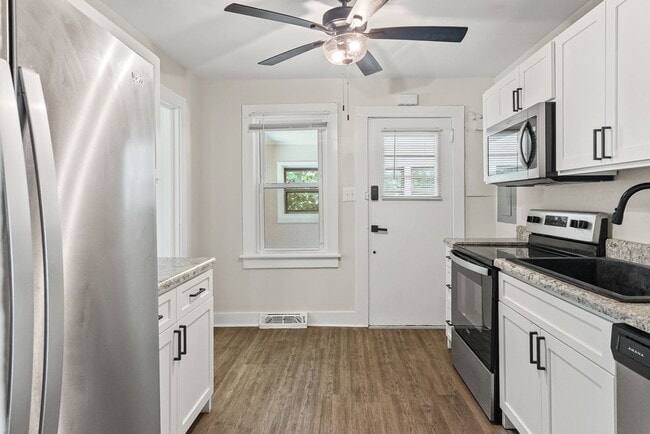 Building Photo - Updated 4-Bedroom Home in Blackstone!
