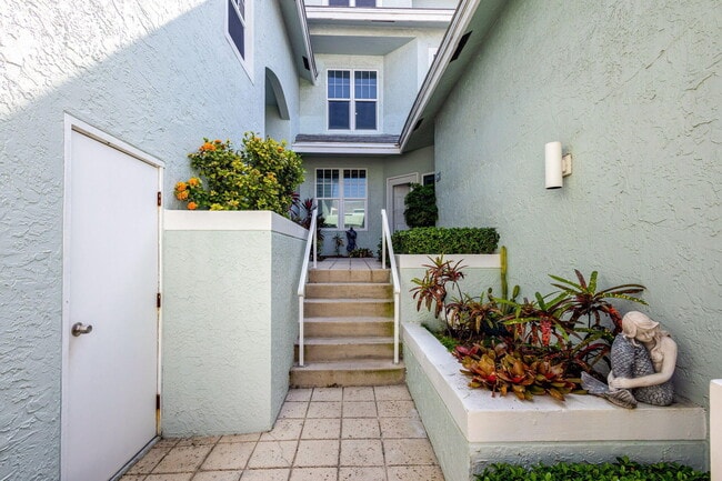Building Photo - 205 Mainsail Cir