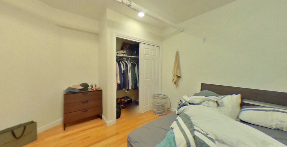 Building Photo - 22 Euston St