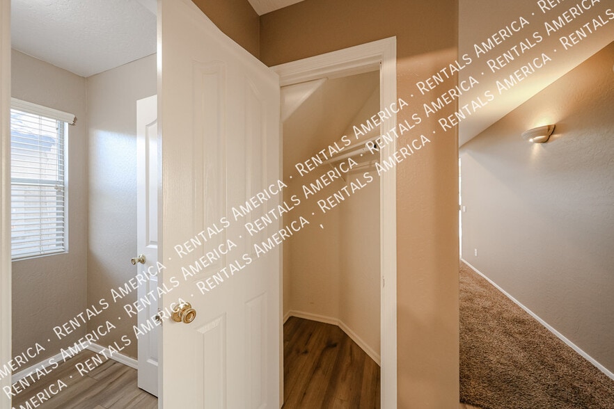 Building Photo - 3719 E Inverness Ave