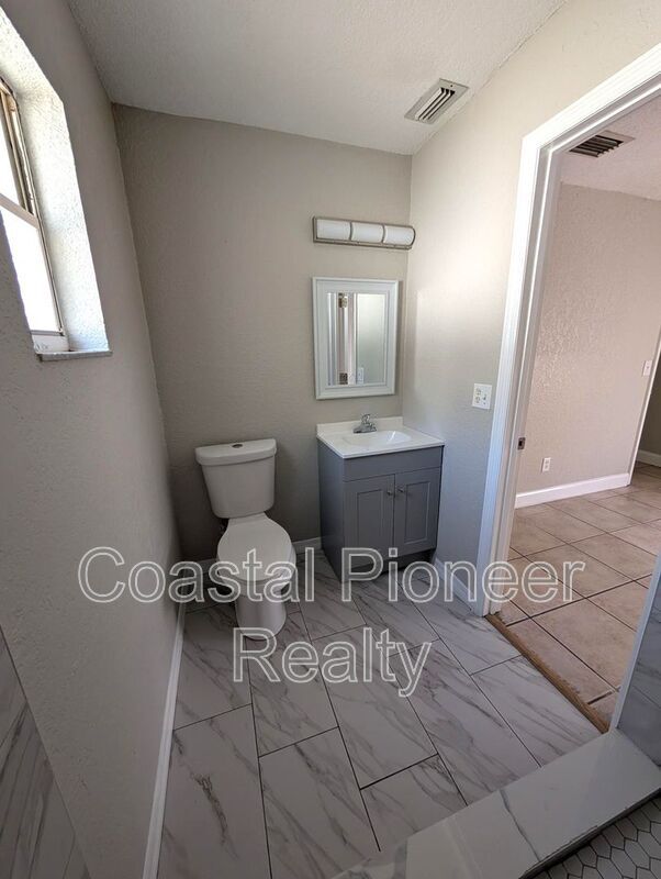 Building Photo - 5828 3rd St E