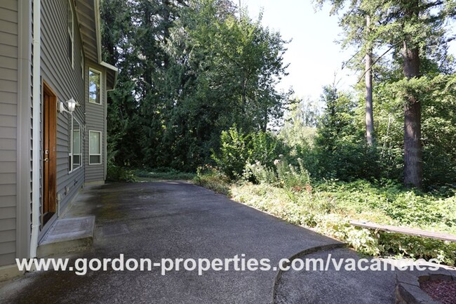 Building Photo - $2,495.00 - SE Condor Pl - Gresham 3 bedro...