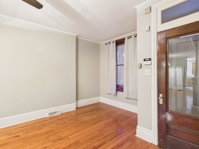 Building Photo - 3 Bedroom Single Family Home on Delaware St.