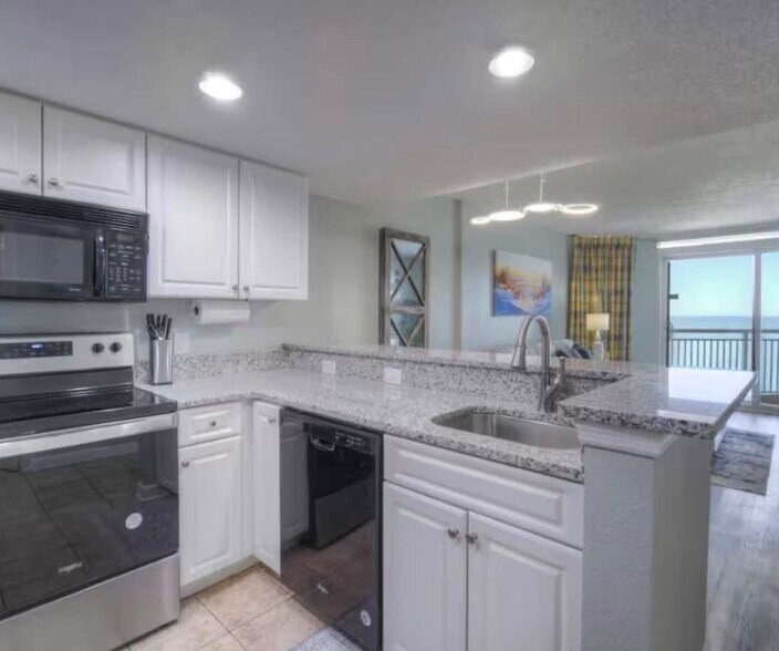 Building Photo - 2501 S Ocean Blvd