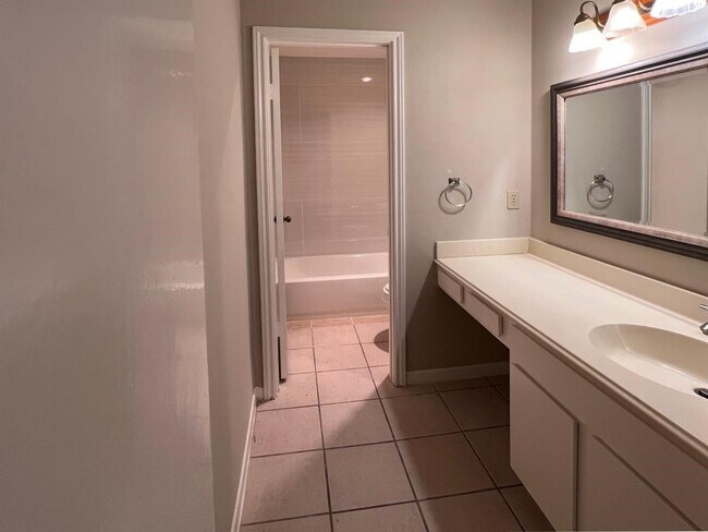 Building Photo - 3122 Windmill St