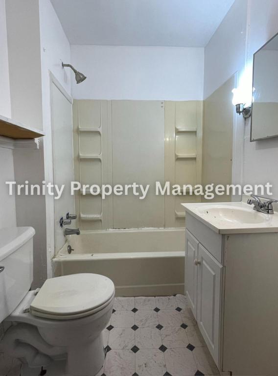 Building Photo - 649 Birch St