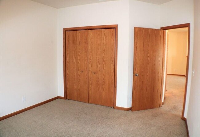 Building Photo - $1,325 | 2 Bedroom, 2 Bathroom Condo | Pet Friendly* | Sublease* | Available for July 1st, 2026 M...