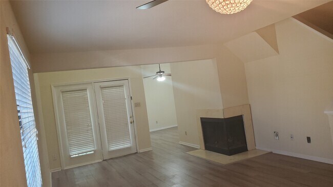 Building Photo - 2425 Holly Hall St