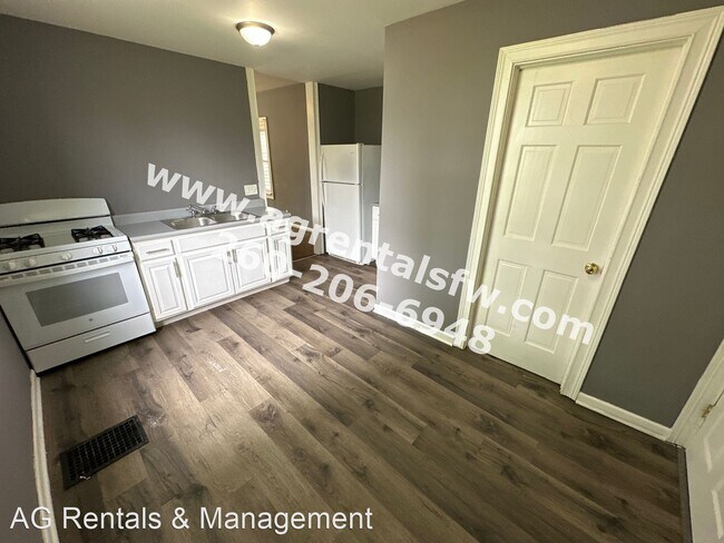 Building Photo - 2 br, 1 bath House - 2134 Miner St