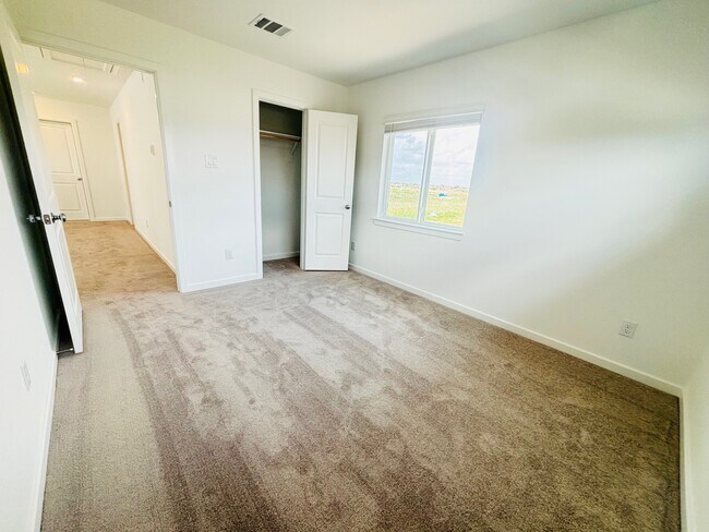 Building Photo - 9714 Periwinkle Chase Dr