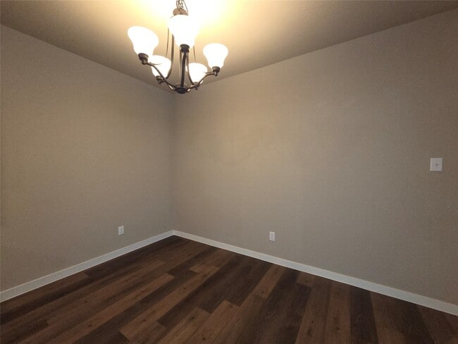 Building Photo - 9740 Grosbeak Ln