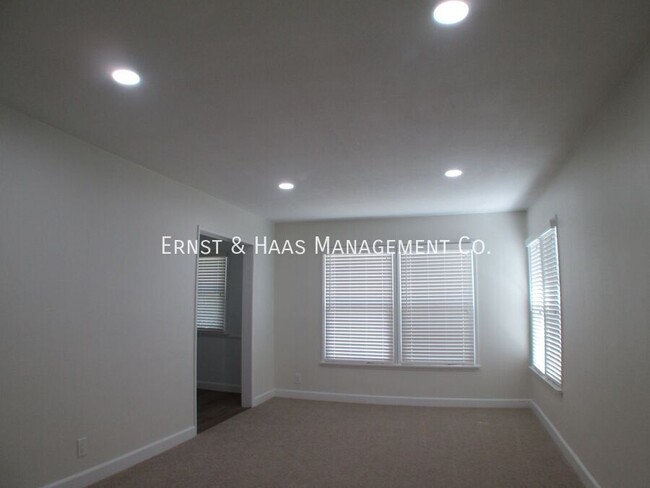 Building Photo - 4531 N Banner Dr