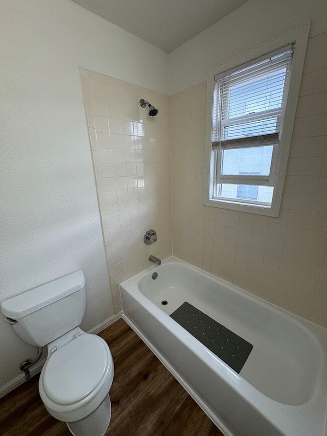 Building Photo - Goss Street Duplex