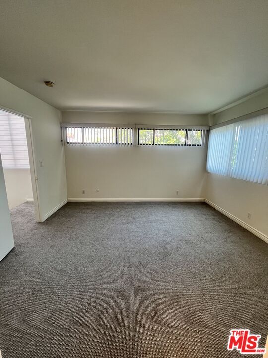 Building Photo - 443 S Gramercy Pl