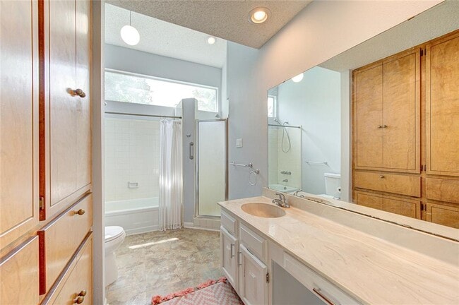 Building Photo - 2818 Crest Park Dr