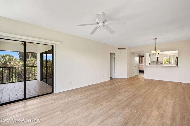 Building Photo - 6165 S Mirror Lake Dr