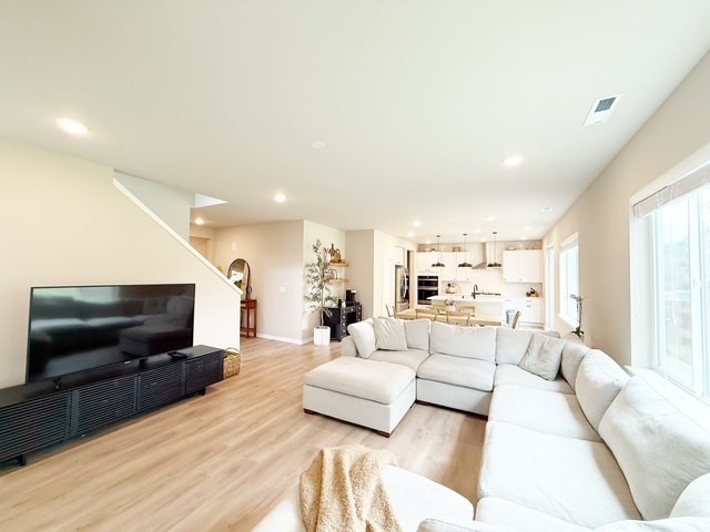 Building Photo - 2405 NE Waterlily Wy