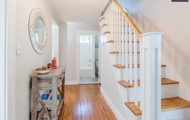 Building Photo - 46 Crescent Ave