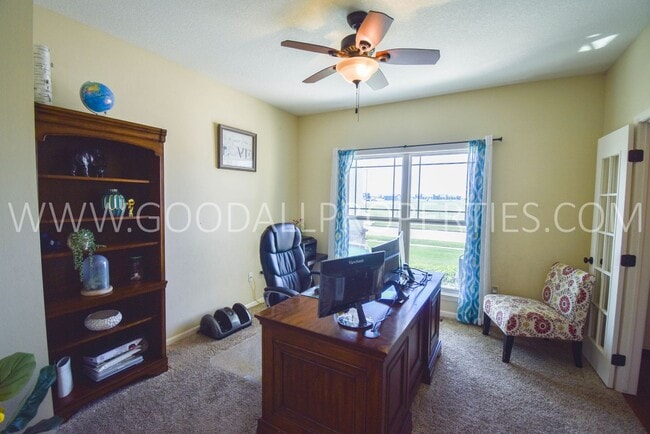 Building Photo - 5 Bedroom Home with Fenced Yard, and 3 Car Garage in Waukee