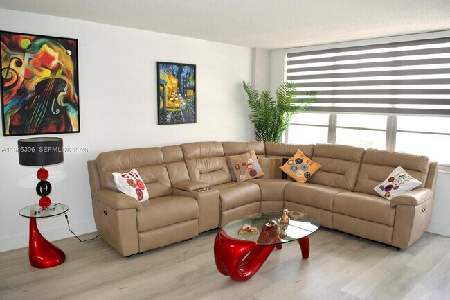 Building Photo - 3725 S Ocean Dr