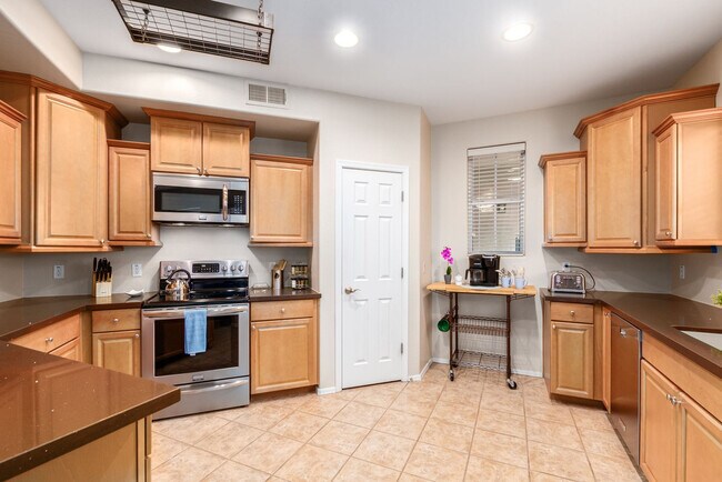 Building Photo - 14575 W Mountain View Blvd