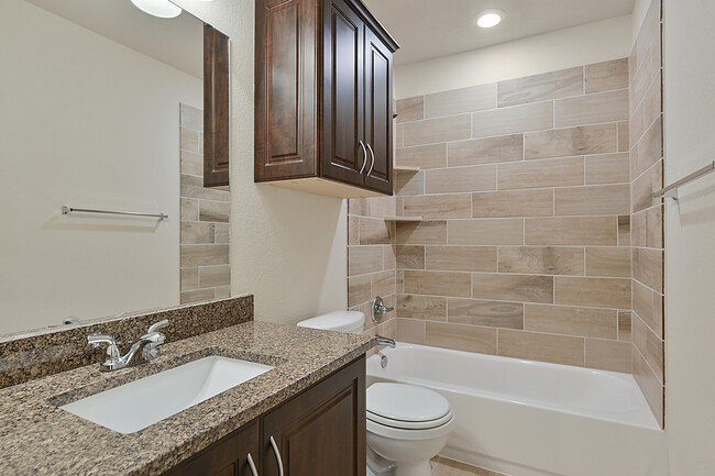 Building Photo - 2133 Dumfries Dr