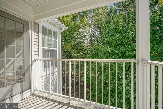 Building Photo - 95 Eldon Way