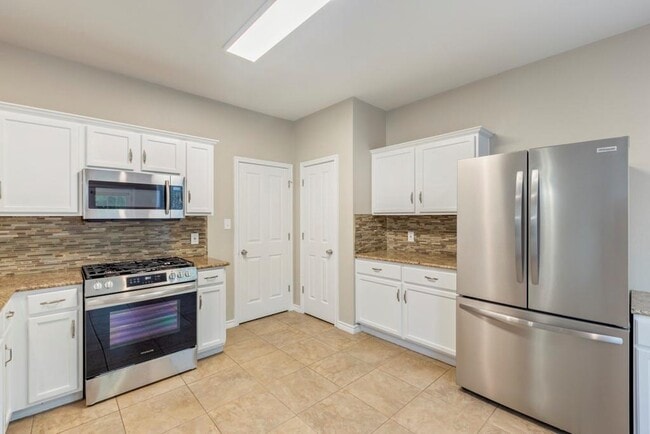 Building Photo - 17901 Madden Dr