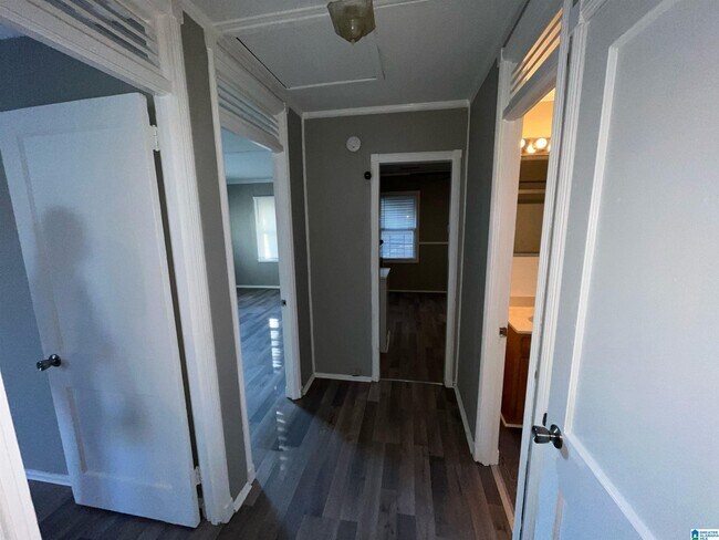 Building Photo - 624 4th Ct W