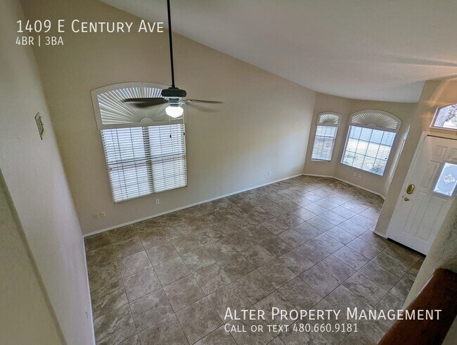 Building Photo - 4 Bedroom 2.5 Bath with Pool in Gilbert