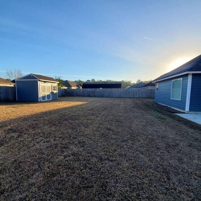 Building Photo - Charming Single-Story Haven in Carlton Ridge: Your Ideal Georgia Rental Home