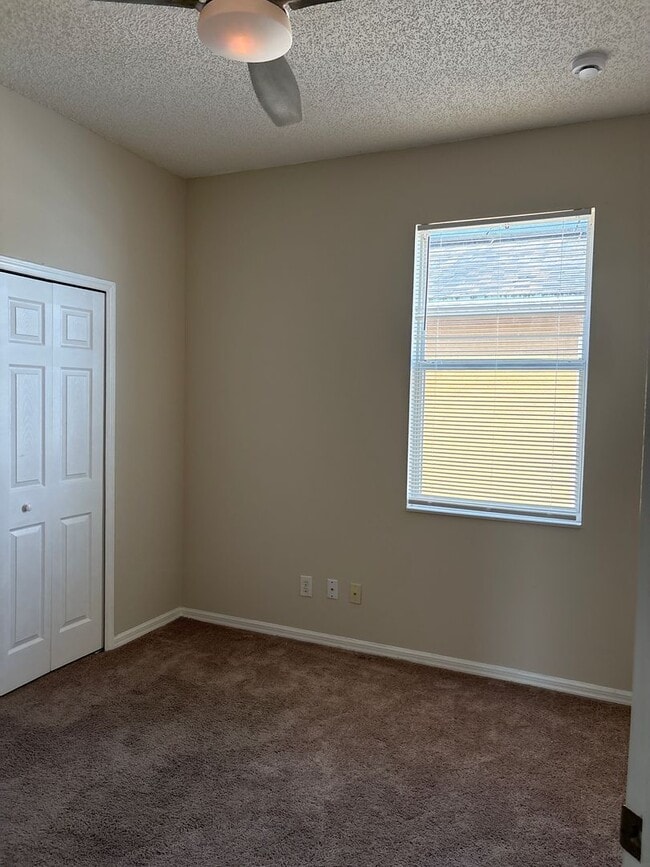 Building Photo - Spacious 4-Bedroom, 2-Bathroom Home for Re...